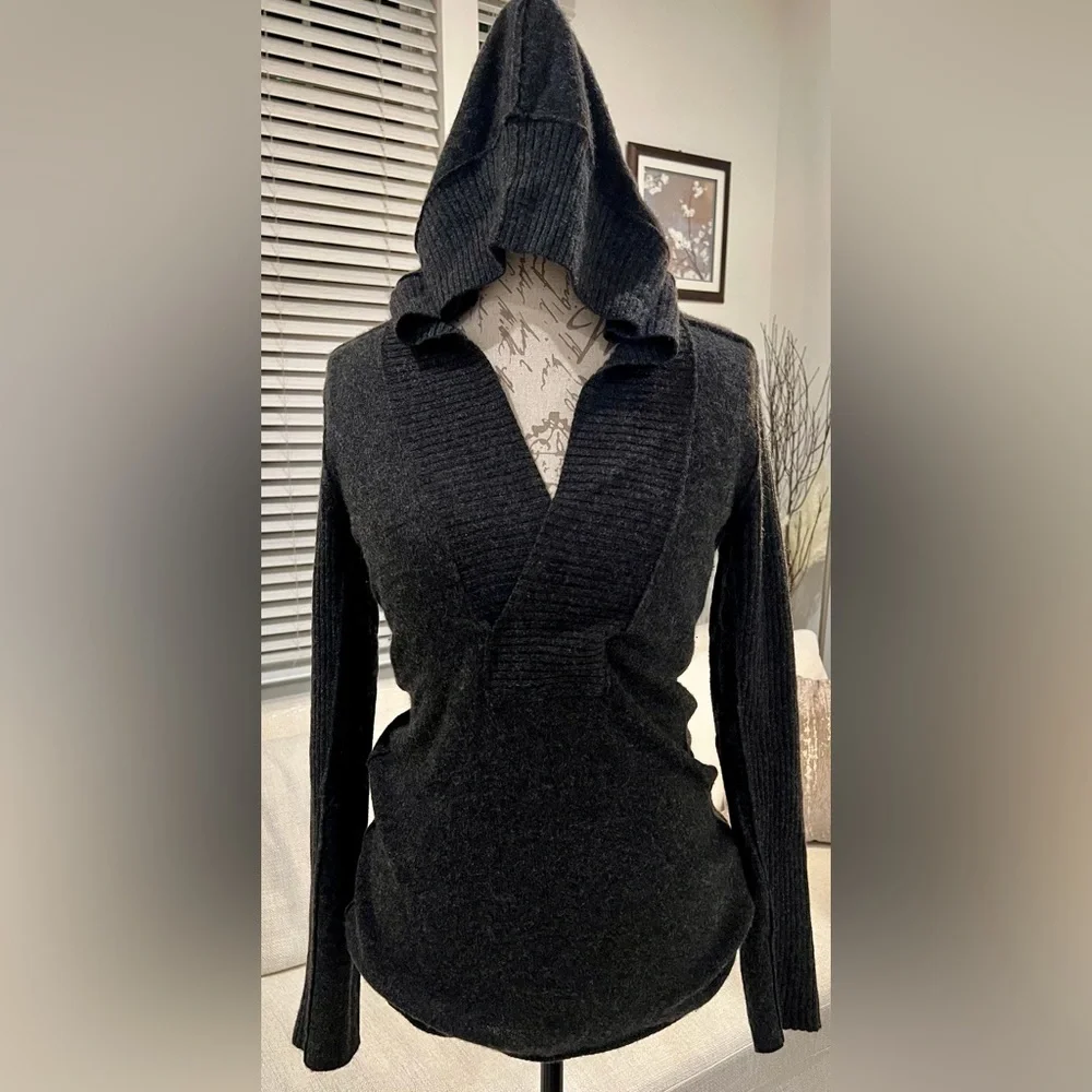 Aqua 100% Cashmere Grey Ribbed Hooded Sweater Medium - Picture 2 of 14